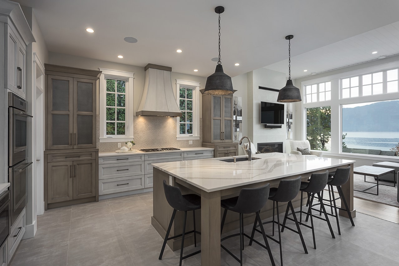 Lakeside Transitional Kitchen Design Kelowna